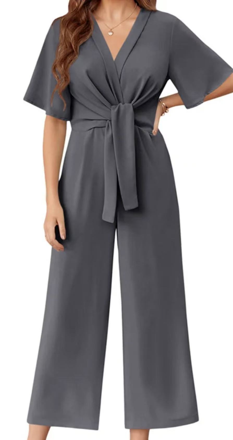 Solid color V-neck minimalist design short-sleeved jumpsuit