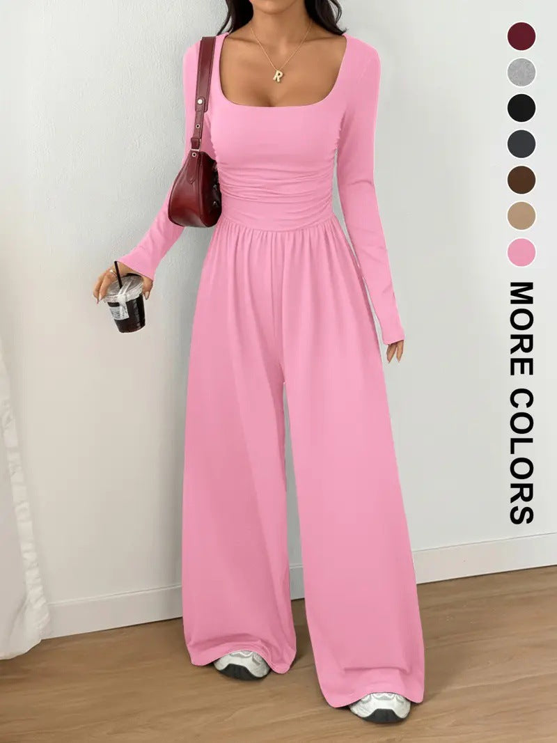Simple, slim-fitting solid color set